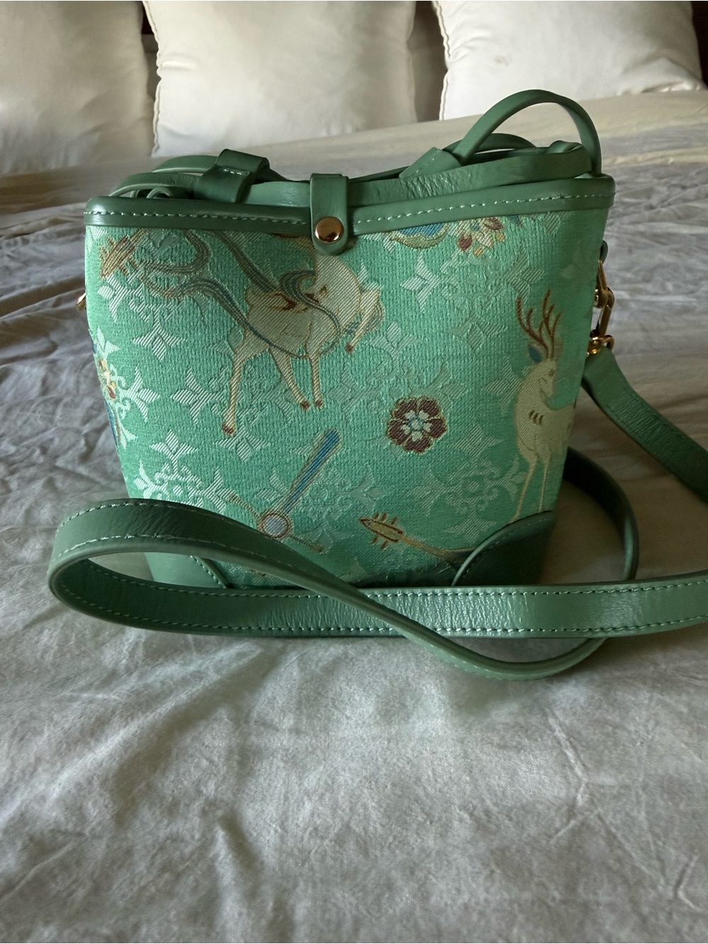 Deer Bucket Bag - Picture 2 of 3